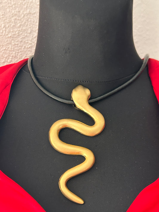 Gargantilla cobra